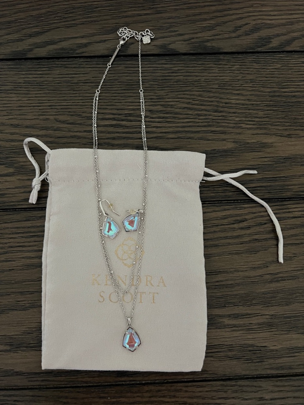 Kendra Scott Iridescent Pink Teardrop Necklace and Earring Set